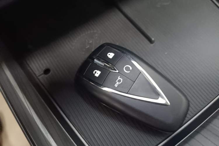 Used CHANGAN Eado PHEV 2025 Smart New Blue Whale 145KM Battleship Edition Vehicle Key