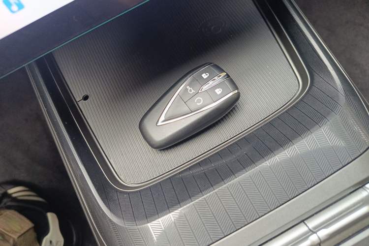 Used CHANGAN Eado PHEV 2025 Smart New Blue Whale 145KM High-Energy Edition Vehicle Key