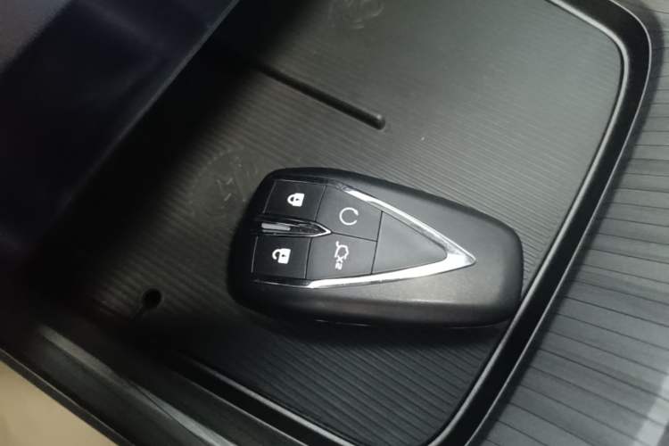 Used CHANGAN Eado PHEV 2025 Smart New Blue Whale 145KM Battleship Edition Vehicle Key