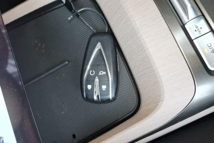Used CHANGAN Eado PHEV 2025 Smart New Blue Whale 145KM Battleship Edition Vehicle Key