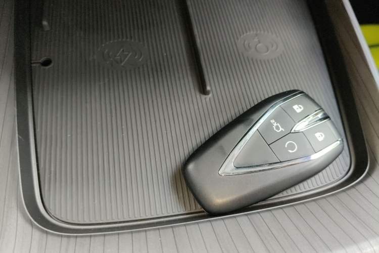 Used CHANGAN Eado PHEV 2025 Smart New Blue Whale 145KM Battleship Edition Vehicle Key