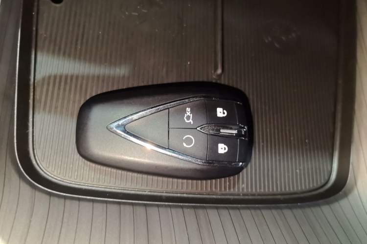 Used CHANGAN Eado PHEV 2025 Smart New Blue Whale 145KM Battleship Edition Vehicle Key