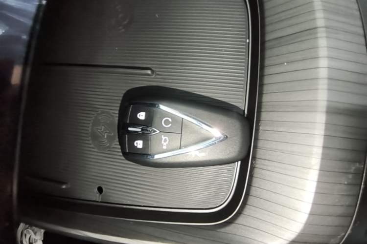 Used CHANGAN Eado PHEV 2025 Smart New Blue Whale 145KM Battleship Edition Vehicle Key