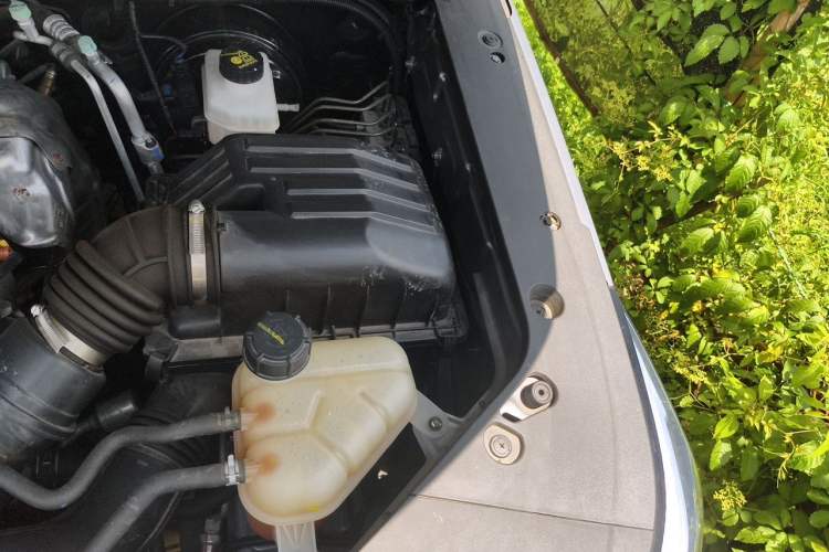 Used CHANGAN Fengjing RV  Engine Bay Left