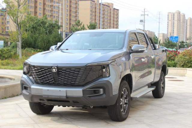 Used CHANGAN Hunter 2024 Warrior Edition Luxury Model Dual-Motor All-Wheel Drive with Extra-Long Cargo Box