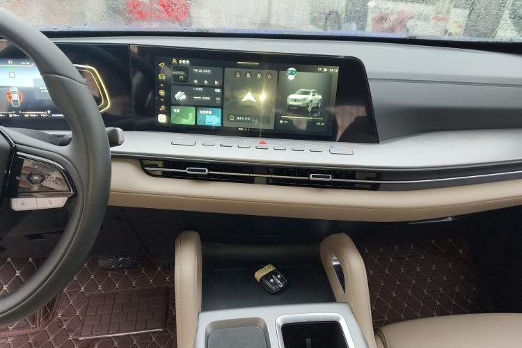 Used CHANGAN Hunter 2024 Knight Edition Flagship Model Dual-Motor All-Wheel Drive Standard Box Audio And AC Panel