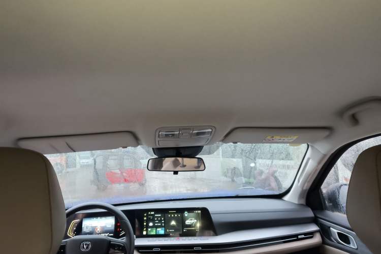 Used CHANGAN Hunter 2024 Knight Edition Flagship Model Dual-Motor All-Wheel Drive Standard Box Headliner