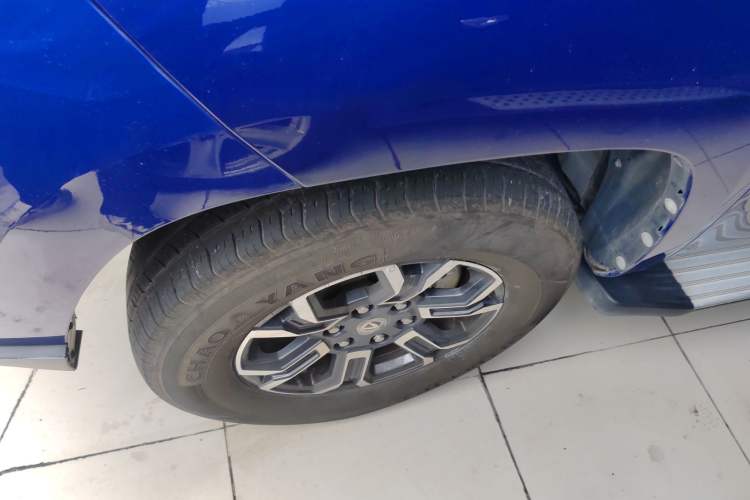 Used CHANGAN Hunter 2024 Warrior Edition Luxury Model Dual-Motor All-Wheel Drive with Extra-Long Cargo Box Left Front Wheel Hub