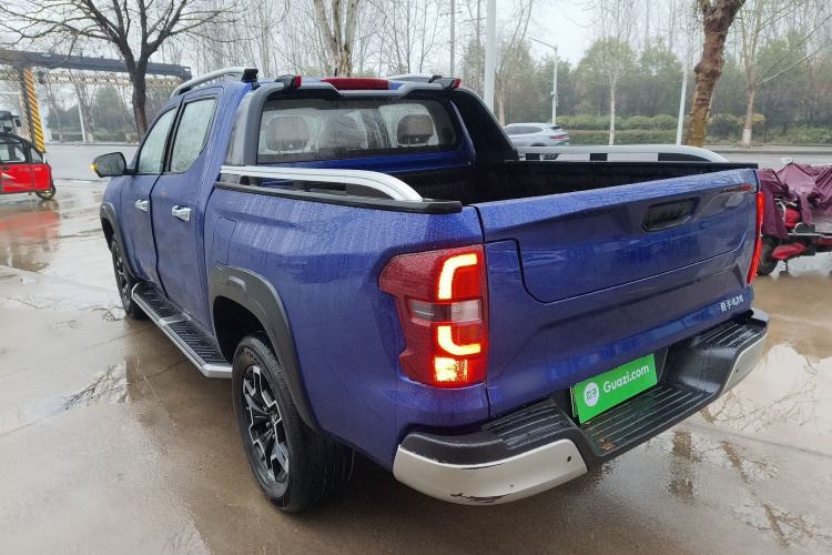 Used CHANGAN Hunter 2024 Knight Edition Flagship Model Dual-Motor All-Wheel Drive Standard Box Rear Left 45 Deg