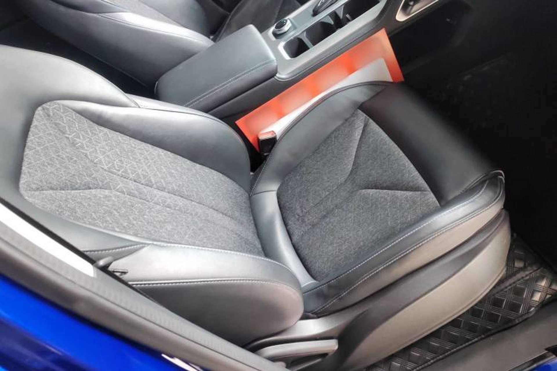 Used CHANGAN Hunter 2024 Warrior Edition Luxury Model Dual-Motor All-Wheel Drive with Extra-Long Cargo Box Right Front Seat