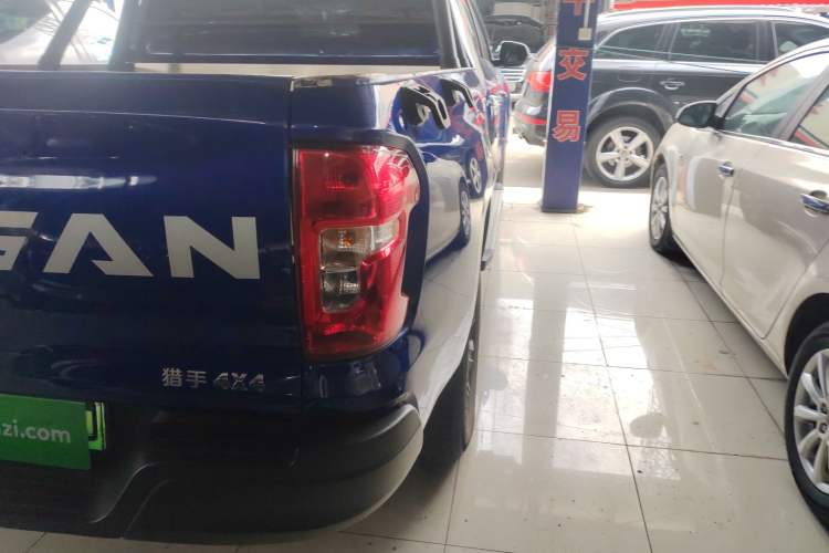 Used CHANGAN Hunter 2024 Warrior Edition Luxury Model Dual-Motor All-Wheel Drive with Extra-Long Cargo Box Right Rear Taillight