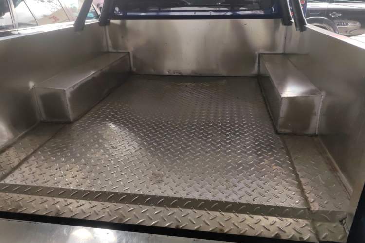 Used CHANGAN Hunter 2024 Warrior Edition Luxury Model Dual-Motor All-Wheel Drive with Extra-Long Cargo Box Trunk