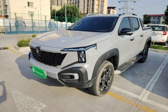 Used CHANGAN Hunter 2024 Knight Edition Flagship Model Dual-Motor All-Wheel Drive Standard Box