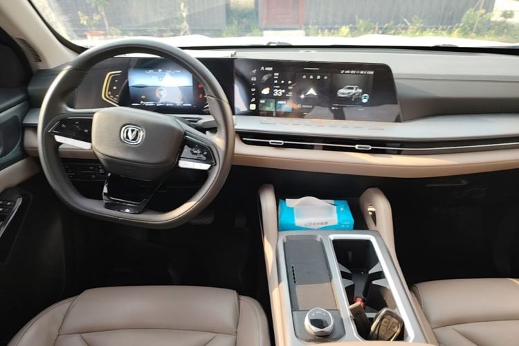 Used CHANGAN Hunter 2024 Knight Edition Flagship Model Dual-Motor All-Wheel Drive Standard Box Center Console
