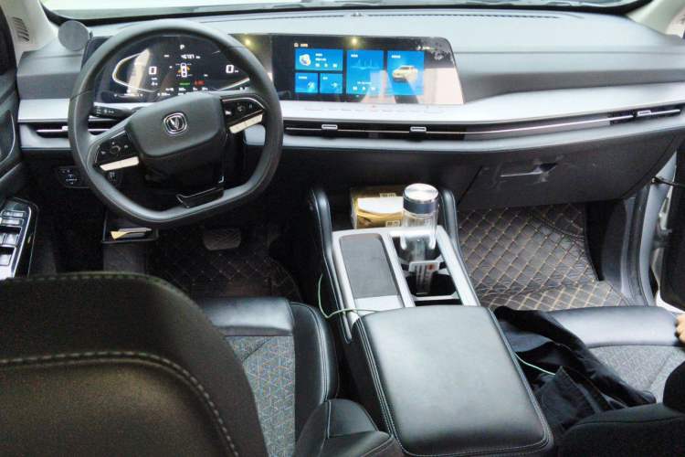 Used CHANGAN Hunter 2024 Warrior Edition Luxury Single-Motor Ultra-Long Box Center Console