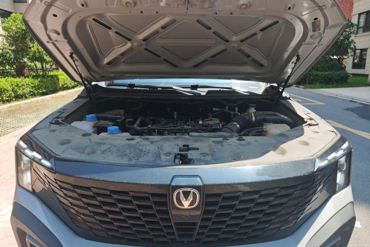 Used CHANGAN Hunter 2024 Warrior Edition Luxury Model Dual-Motor All-Wheel Drive with Extra-Long Cargo Box Engine Bay