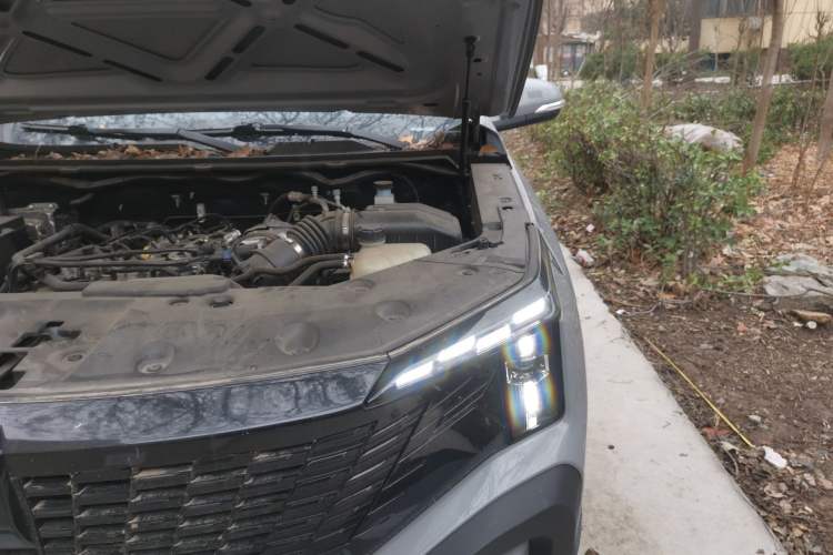 Used CHANGAN Hunter 2024 Warrior Edition Luxury Model Dual-Motor All-Wheel Drive with Extra-Long Cargo Box Engine Bay Left