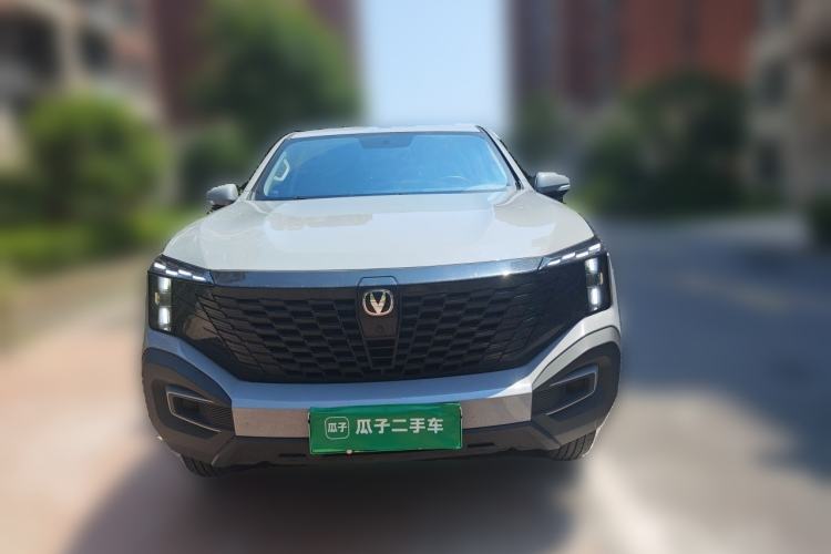 Used CHANGAN Hunter 2024 Warrior Edition Luxury Model Dual-Motor All-Wheel Drive with Extra-Long Cargo Box Front