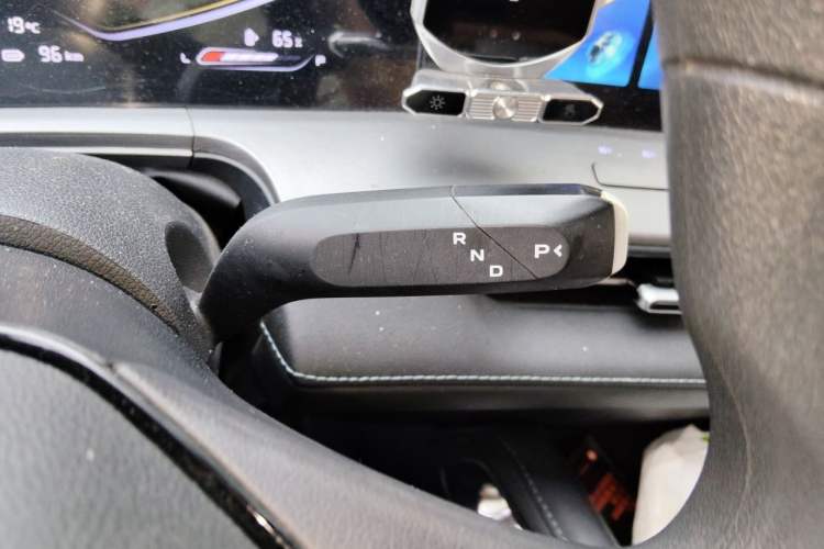 Used CHANGAN Hunter 2024 Warrior Edition Luxury Single-Motor Ultra-Long Box Gear Lever