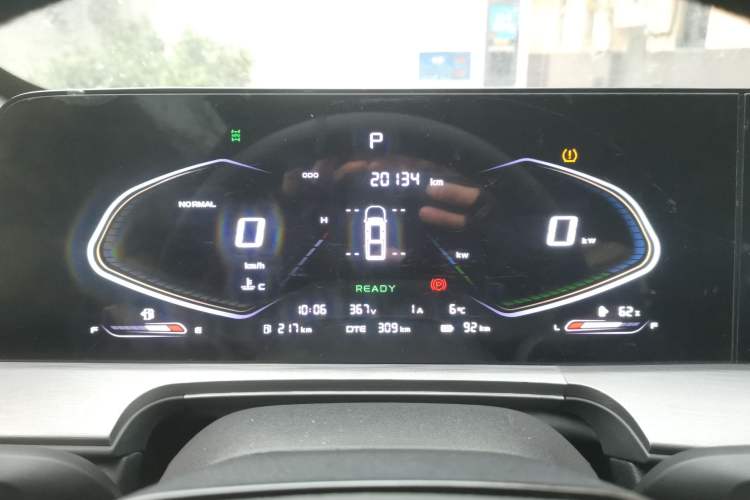 Used CHANGAN Hunter 2024 Warrior Edition Luxury Model Dual-Motor All-Wheel Drive with Extra-Long Cargo Box Instrument Cluster