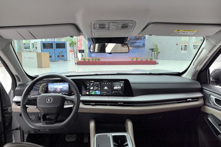 Used CHANGAN Hunter 2024 Knight Edition Flagship Model Dual-Motor All-Wheel Drive Standard Box Interior 3