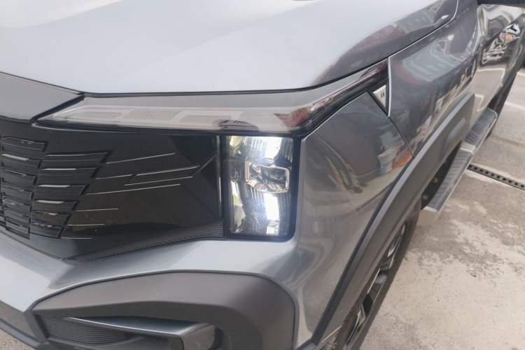 Used CHANGAN Hunter 2024 Knight Edition Flagship Single-Motor Standard Box Left Front Headlight