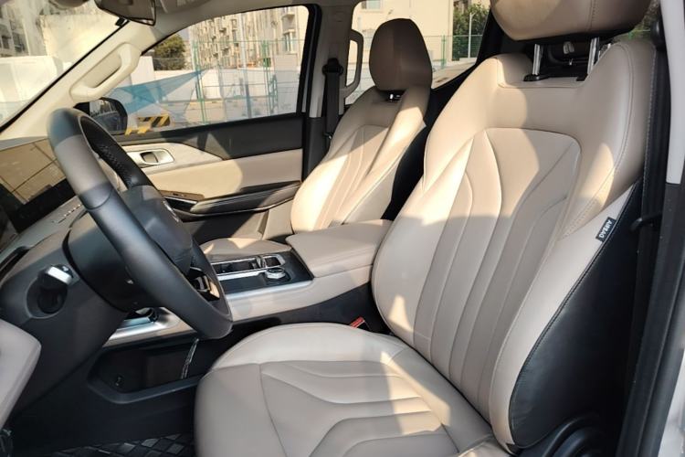 Used CHANGAN Hunter 2024 Knight Edition Flagship Model Dual-Motor All-Wheel Drive Standard Box Left Front Seat