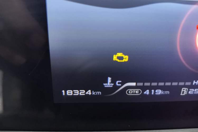Used CHANGAN Hunter 2024 Knight Edition Flagship Model Dual-Motor All-Wheel Drive Standard Box Odometer Close Up