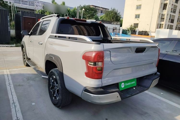 Used CHANGAN Hunter 2024 Knight Edition Flagship Model Dual-Motor All-Wheel Drive Standard Box Rear Left 45 Deg