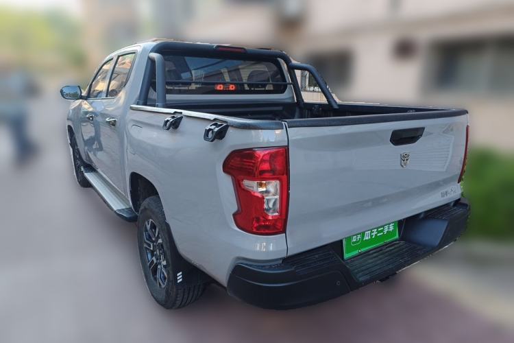 Used CHANGAN Hunter 2024 Warrior Edition Luxury Model Dual-Motor All-Wheel Drive Standard Box Rear Left 45 Deg