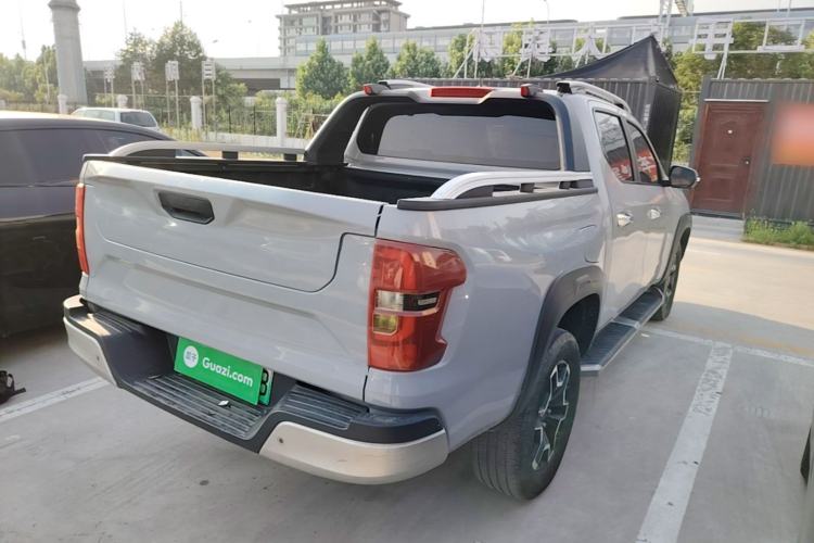Used CHANGAN Hunter 2024 Knight Edition Flagship Model Dual-Motor All-Wheel Drive Standard Box Rear Right 45 Deg