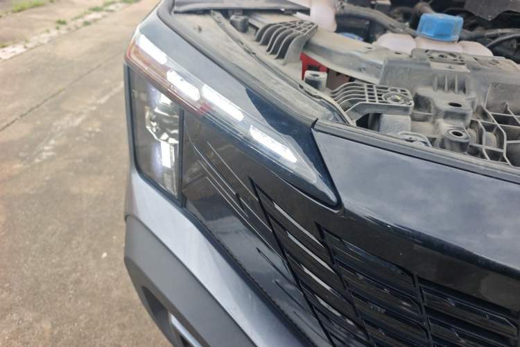 Used CHANGAN Hunter 2024 Knight Edition Flagship Single-Motor Standard Box Right Front Headlight