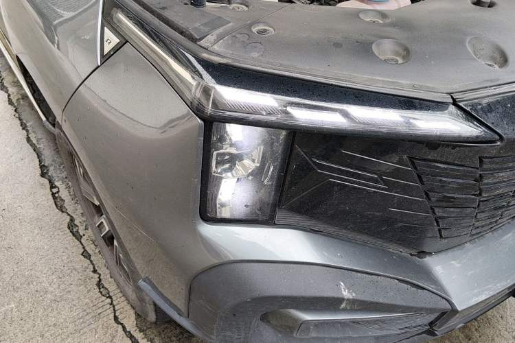 Used CHANGAN Hunter 2024 Warrior Edition Luxury Single-Motor Ultra-Long Box Right Front Headlight