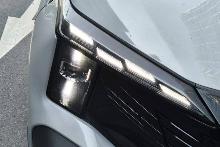 Used CHANGAN Hunter 2024 Warrior Edition Luxury Single-Motor Ultra-Long Box Right Front Headlight