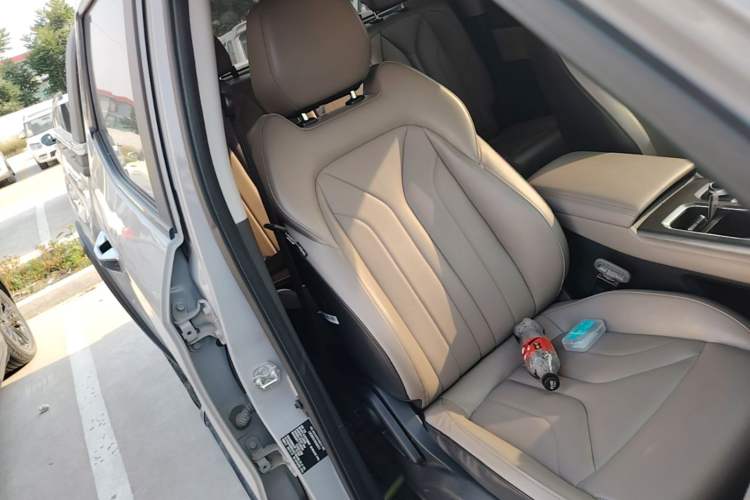 Used CHANGAN Hunter 2024 Knight Edition Flagship Model Dual-Motor All-Wheel Drive Standard Box Right Front Seat