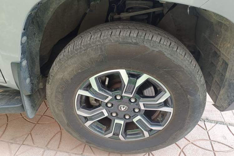 Used CHANGAN Hunter 2024 Warrior Edition Luxury Model Dual-Motor All-Wheel Drive Standard Box Right Front Wheel Hub