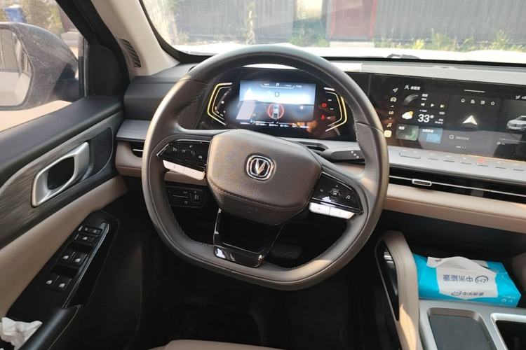 Used CHANGAN Hunter 2024 Knight Edition Flagship Model Dual-Motor All-Wheel Drive Standard Box Steering Wheel