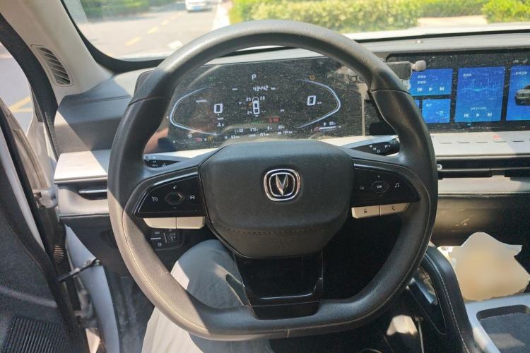 Used CHANGAN Hunter 2024 Warrior Edition Luxury Model Dual-Motor All-Wheel Drive with Extra-Long Cargo Box Steering Wheel