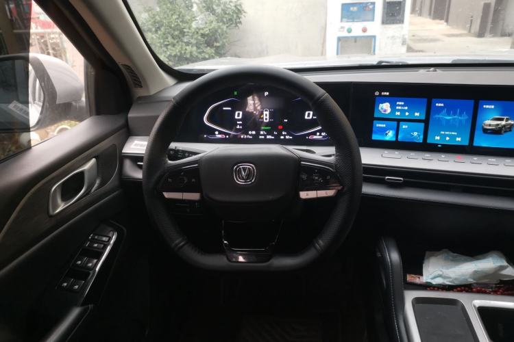 Used CHANGAN Hunter 2024 Warrior Edition Luxury Model Dual-Motor All-Wheel Drive with Extra-Long Cargo Box Steering Wheel