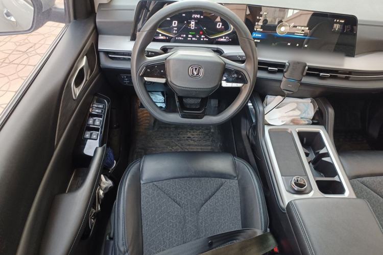 Used CHANGAN Hunter 2024 Warrior Edition Luxury Model Dual-Motor All-Wheel Drive Standard Box Steering Wheel