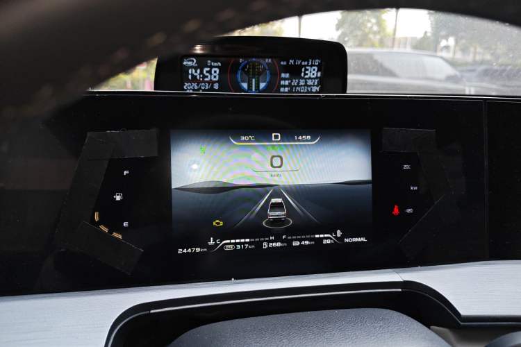 Used CHANGAN Hunter 2024 Knight Edition Flagship Model Dual-Motor All-Wheel Drive Standard Box Instrument Cluster