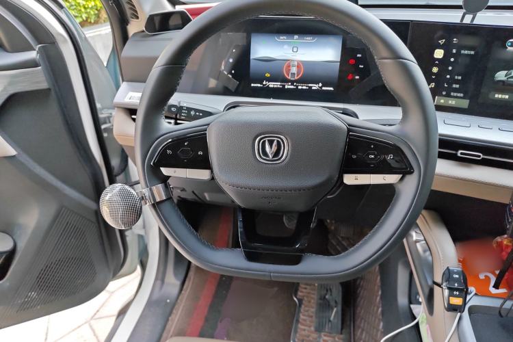 Used CHANGAN Hunter 2024 Knight Edition Flagship Model Dual-Motor All-Wheel Drive Standard Box Steering Wheel