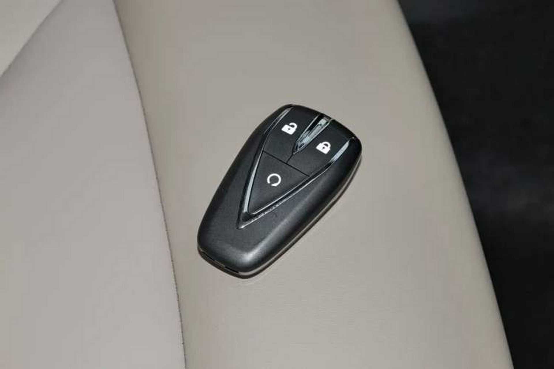 Used CHANGAN Hunter 2024 Knight Edition Flagship Model Dual-Motor All-Wheel Drive Standard Box Vehicle Key