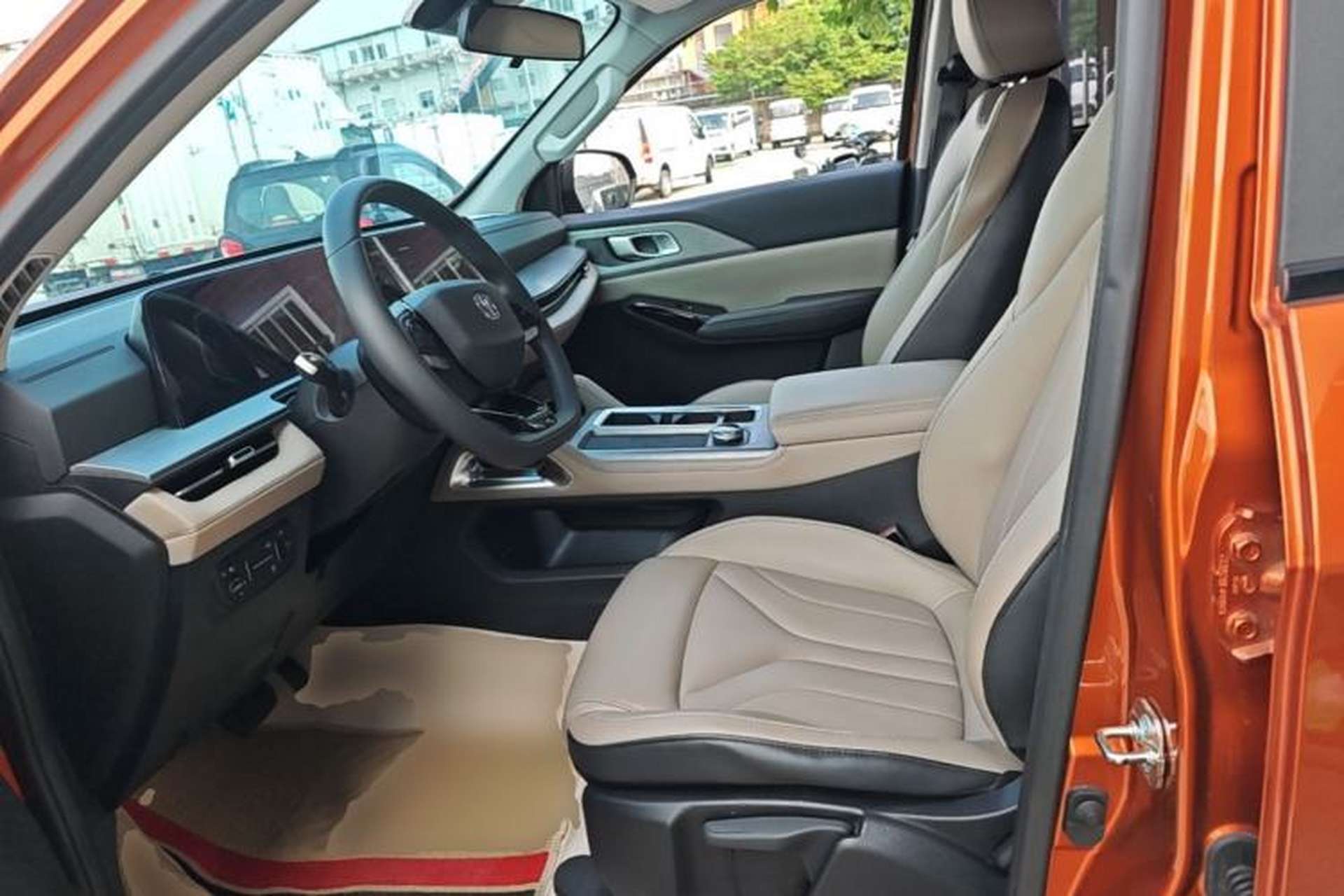 Used CHANGAN Hunter 2024 Knight Edition Flagship Model Dual-Motor All-Wheel Drive Standard Box Left Front Seat