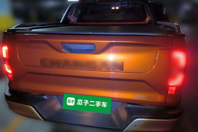 Used CHANGAN Hunter 2024 Knight Edition Flagship Model Dual-Motor All-Wheel Drive Standard Box Exterior 4