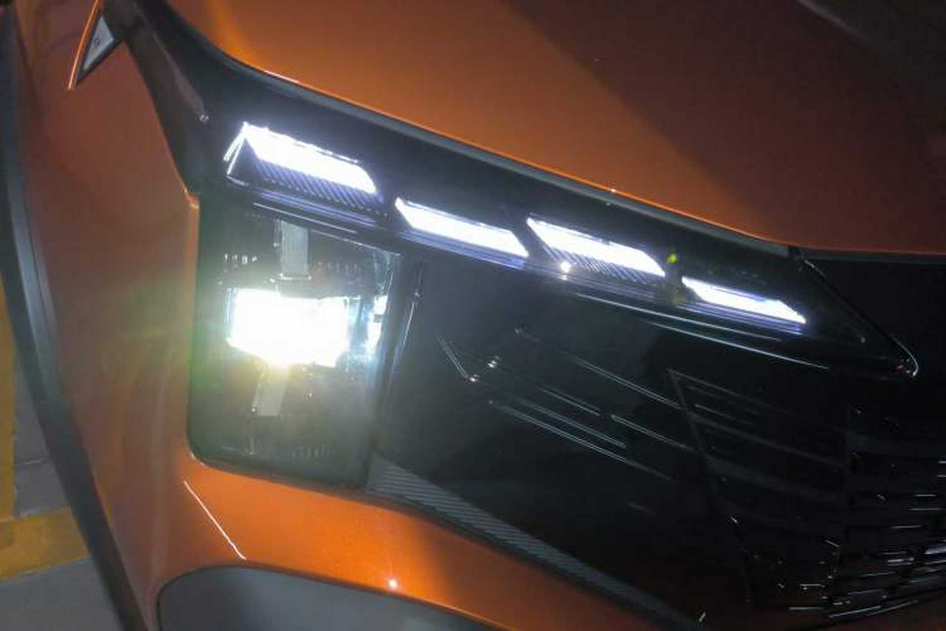 Used CHANGAN Hunter 2024 Knight Edition Flagship Model Dual-Motor All-Wheel Drive Standard Box Exterior 6