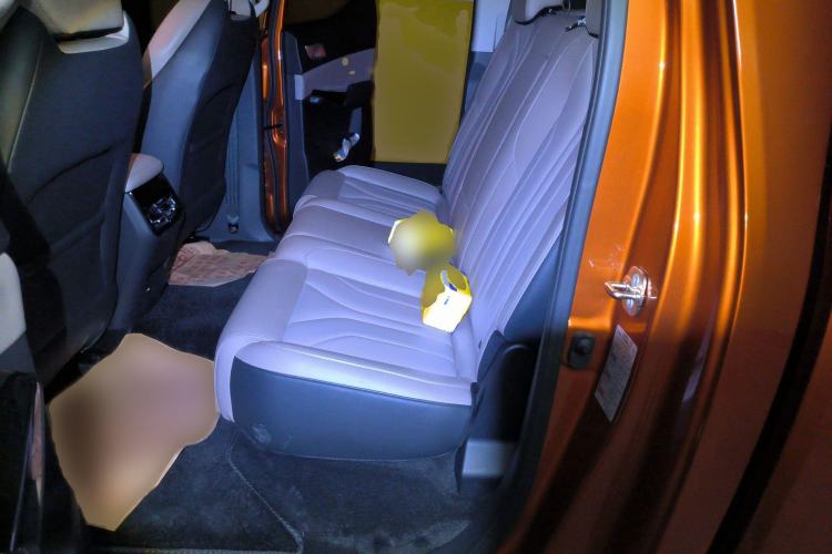 Used CHANGAN Hunter 2024 Knight Edition Flagship Model Dual-Motor All-Wheel Drive Standard Box Interior 4