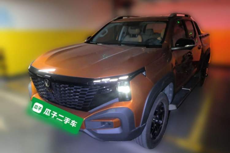 Used CHANGAN Hunter 2024 Knight Edition Flagship Model Dual-Motor All-Wheel Drive Standard Box Left Front Headlight
