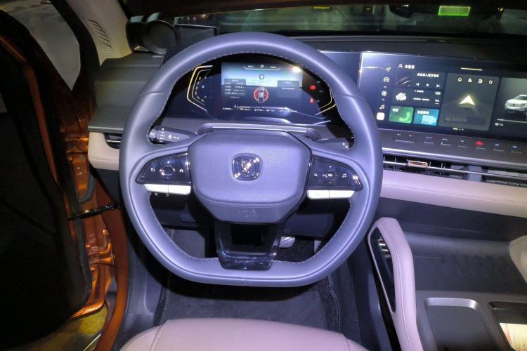 Used CHANGAN Hunter 2024 Knight Edition Flagship Model Dual-Motor All-Wheel Drive Standard Box Steering Wheel