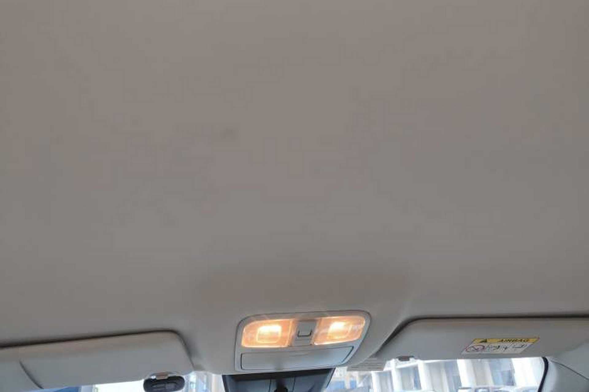 Used CHANGAN Hunter 2024 Knight Edition Flagship Model Dual-Motor All-Wheel Drive Standard Box Headliner